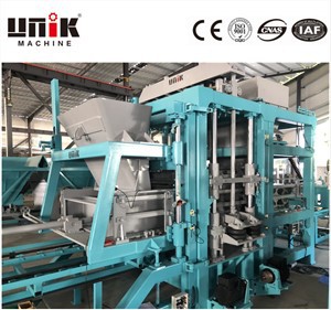 Quali sono le caratteristiche della macchina automatica a blocchi cavi?
