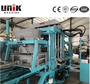 Attrezzatura automatica per macchine per la produzione di blocchi cavi