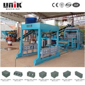 Macchina automatica per la produzione di blocchi cavi