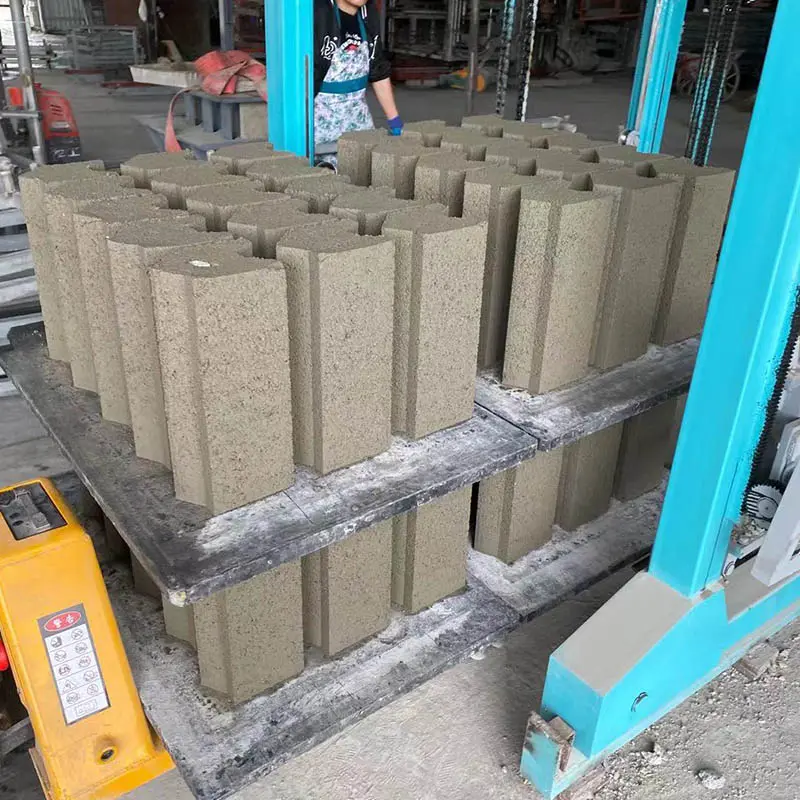 Una guida per principianti al funzionamento di una blocchiera automatica