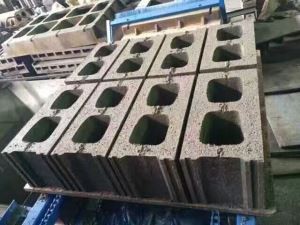 Macchina per la produzione di blocchi cavi in ​​calcestruzzo